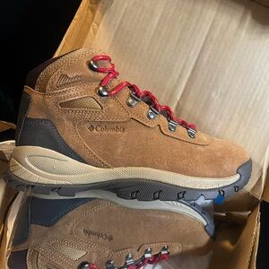 Columbia Women's Hiking Boots - Tan and Red
